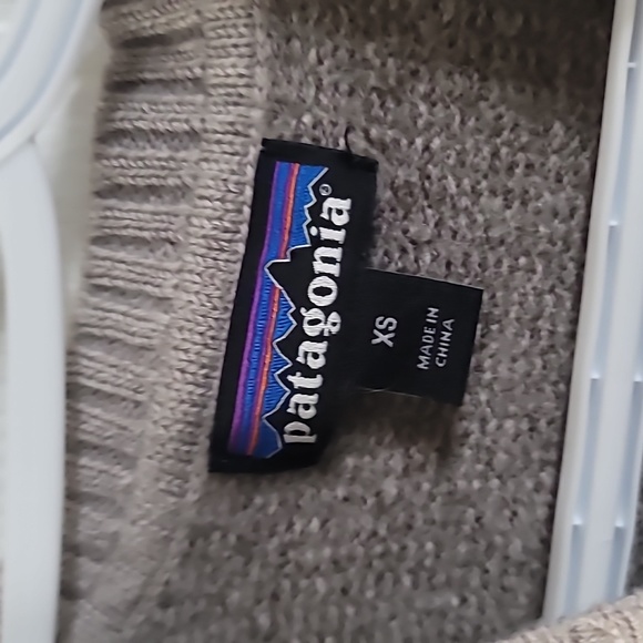 Light grey wool Patagonia sweater - Picture 2 of 4